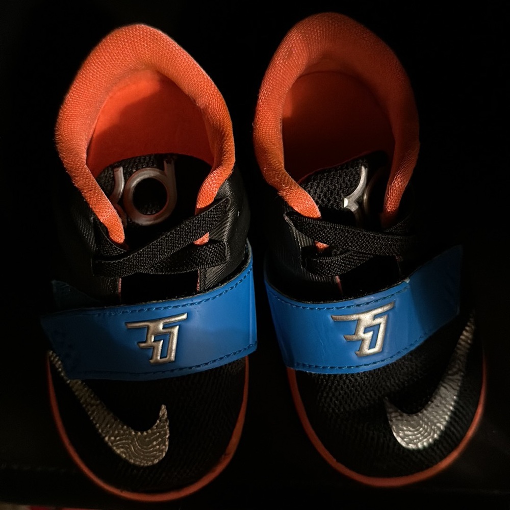 Nike - Picture 4 of 4